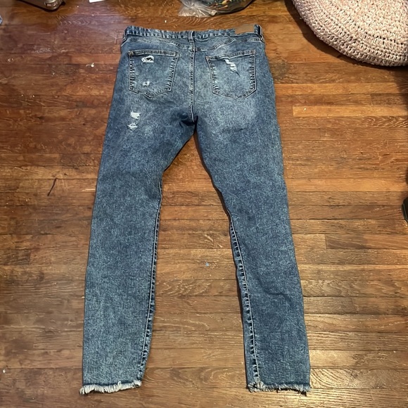 Blue ripped high rise jeans size 16 from bluenotes. - Picture 2 of 3